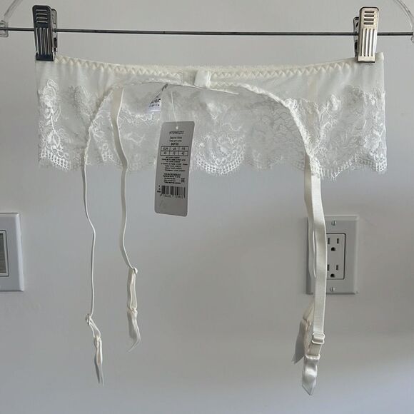 Lauma lingerie suspender belt white size 10 NWT - Picture 3 of 8